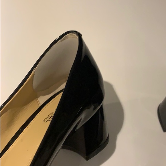 Michael kors Pauline buckle pumps - Picture 6 of 8